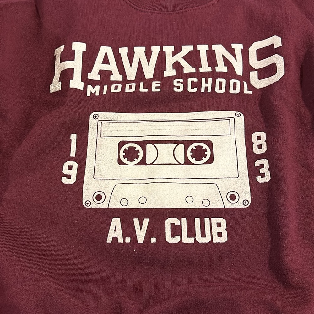 Hawkins Middle AV Club Crewneck Stranger Things - Picture 2 of 2